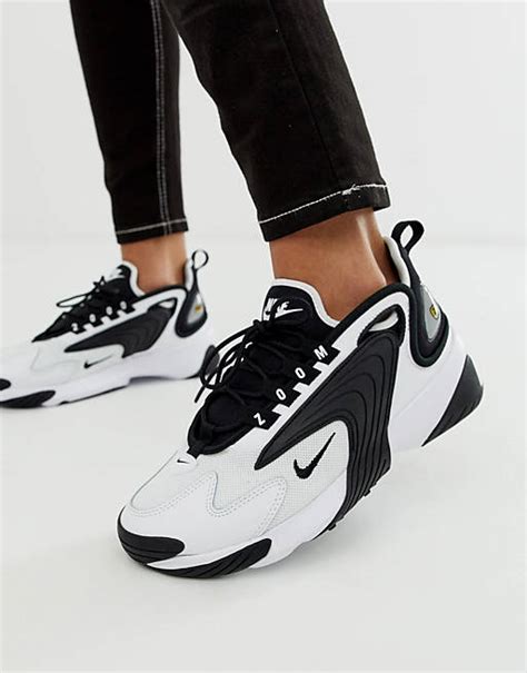 nike zoom 2k sneaker in weiß und schwarz|Nike Zoom 2k promo.